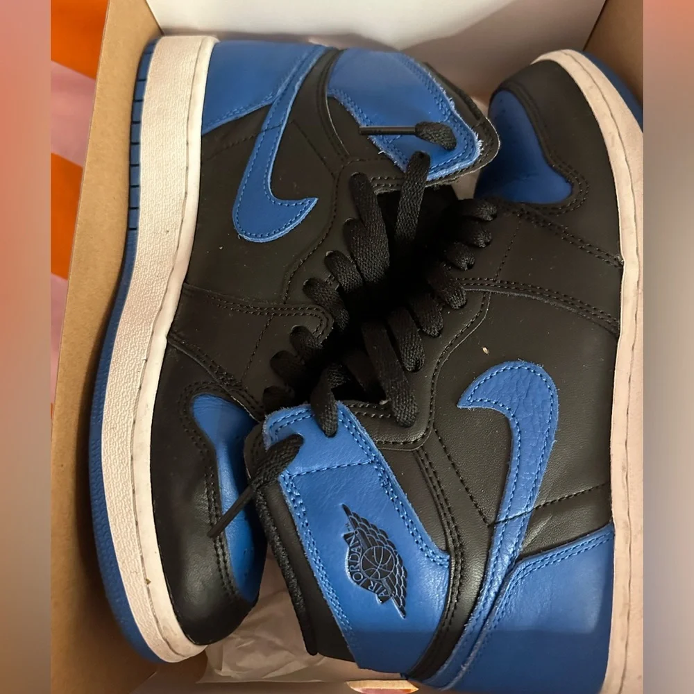 Nike Air Jordan 1 Retro High OG Royal Blue Black Sneakers - Picture 3 of 5